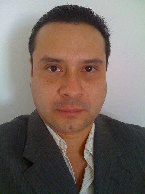 Dr. Fernando Flores Sosa